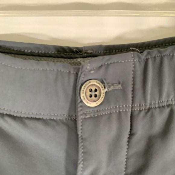 Under Armour Golf Shorts Men's 36 Grey Loose Chino Pockets 10" Inseam - Picture 3 of 9